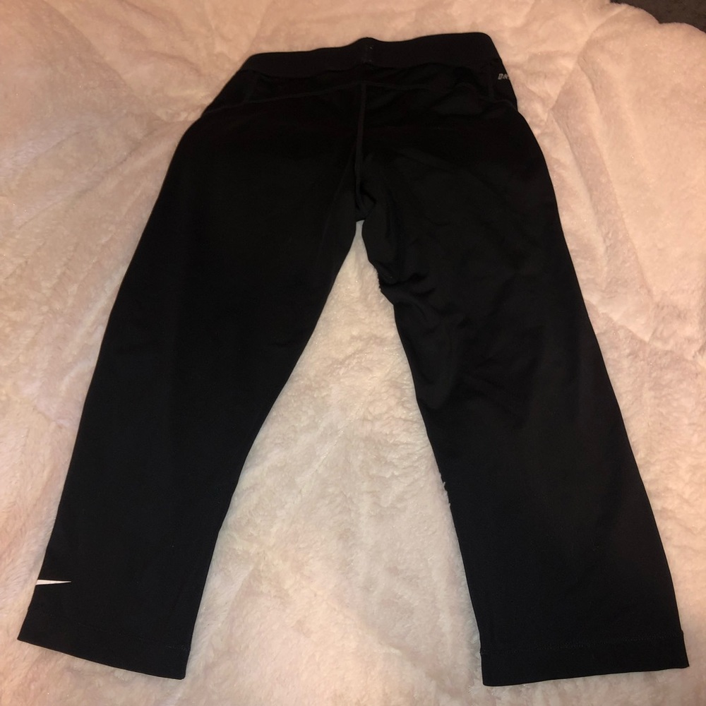 NIKE PRO DRI-FIT BLACK CROPPED LEGGINGS - Picture 3 of 8